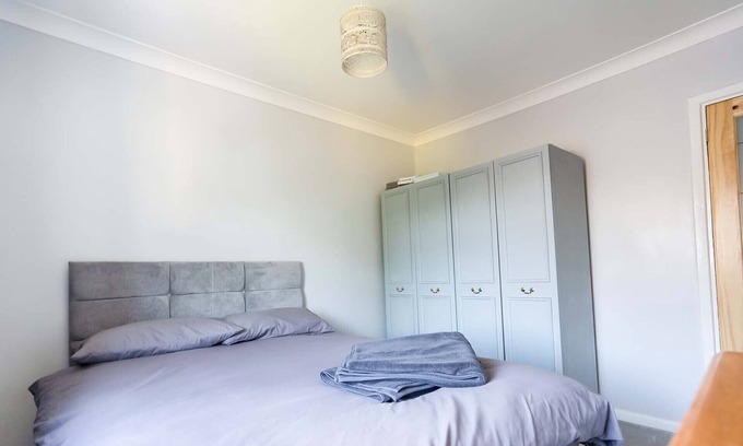Grimsby House | 2 Bed - Sleeps 6 - Caravan Thorpe Park - Cleethorpes