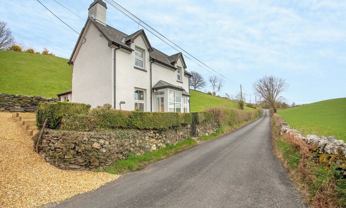 Snowdonia National Park Cottage | 2 bedroom accommodation in Capel Garmon, near Betws-y-Coed