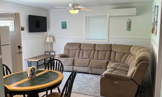 Rio Grande Cottage | 2 Bedroom 1 Full Bath cottage minutes to beach or bay. 3 Person Max Only !