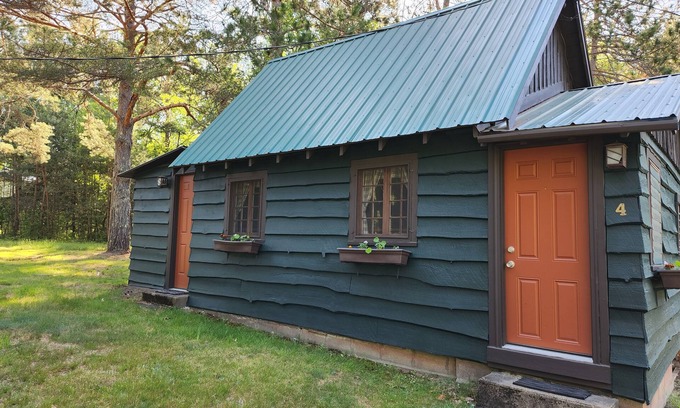 Ray Brook Cabin | 2 Bedroom/2 bath Cabin - Moreno's Cottages Celebrating 100 years!