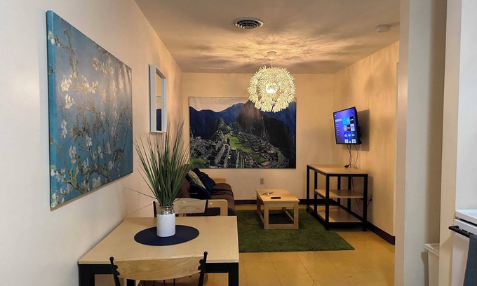 Downtown Pittsburgh Apartment | 2 Bedroom/2 Bath Downtown | Sleeps Six | Walkable