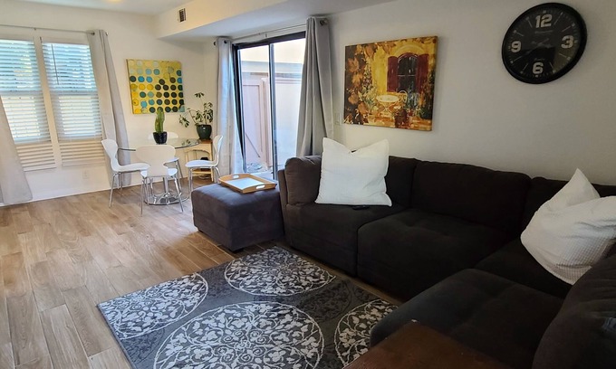 Oak Park House | 2 bedroom 2 bath with California King & queen bed