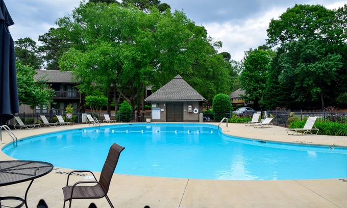 Pinehurst Apartment | 2 bedroom/2 bath with pool access