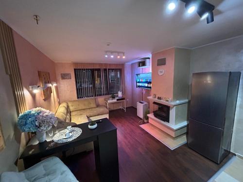 Shiligarnika Apartment | 2-bedroom, 2-bathroom with fireplace and garden at Winslow Infinity