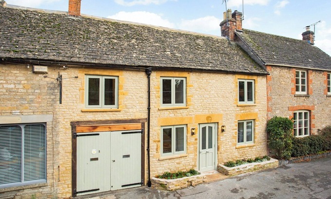 Stow-on-the-Wold Cottage | 2 bedroom accommodation in Stow-on-the-Wold