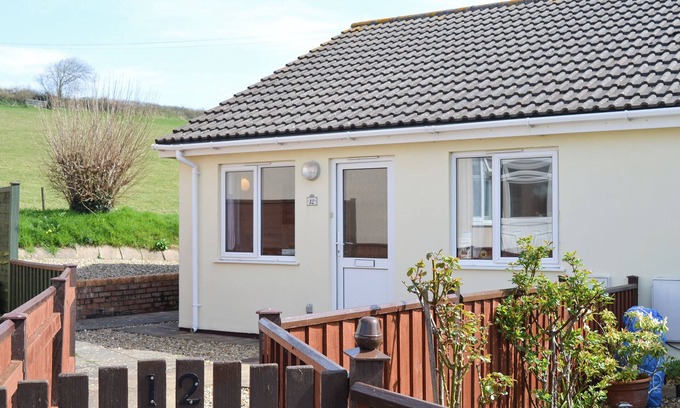 North Buckland Cottage | 2 bedroom accommodation in Chivenor Cross, near Barnstaple