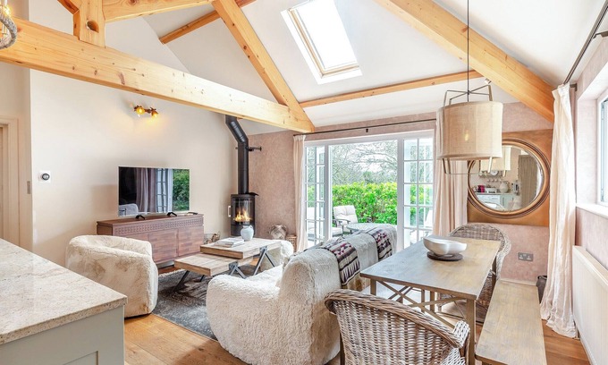 Carnon Downs Cottage | 2 bedroom accommodation in Carnon Downs