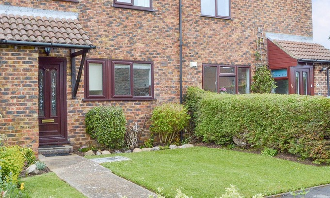 Littlehampton Cottage | 2 bedroom accommodation in Rustington, near Worthing