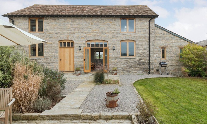 West Pennard Cottage | 2 bedroom accommodation in West Pennard, near Glastonbury