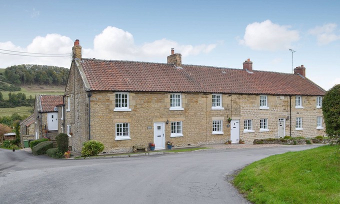 Scarborough Cottage | 2 bedroom accommodation in Wrench Green, near Scarborough