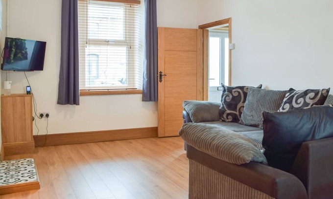 Burry Port Cottage | 2 bedroom accommodation in Burryport, near Llanelli