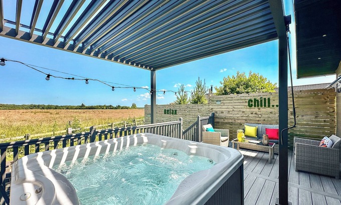 Raywell Ski Chalet | 2 bedroom accommodation in Raywell, Beverley