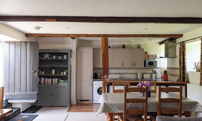 Sherborne Cottage | 2 bedroom accommodation in Goathill, near Sherborne