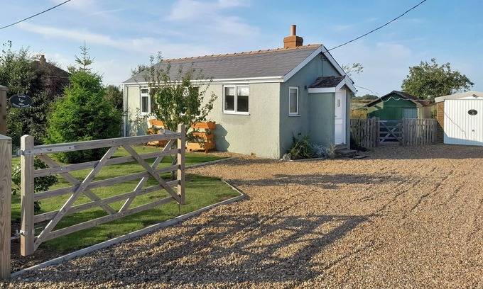 Skegness Cottage | 2 bedroom accommodation in Thorpe St Peter, near Skegness