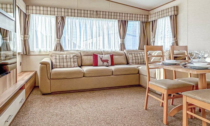 Ningwood House | 2 bedroom accommodation in Newbridge, Nr Yarmouth