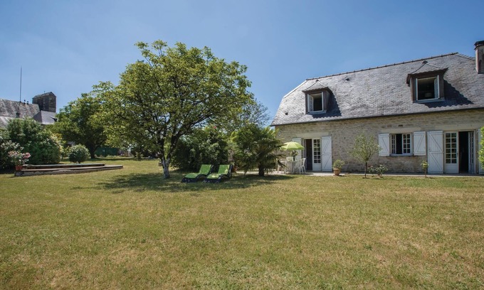 Yssandon House | 2 bedroom accommodation in Yssandon