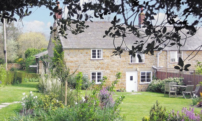 Bridport Cottage | 2 bedroom accommodation in North Chideock, near Bridport