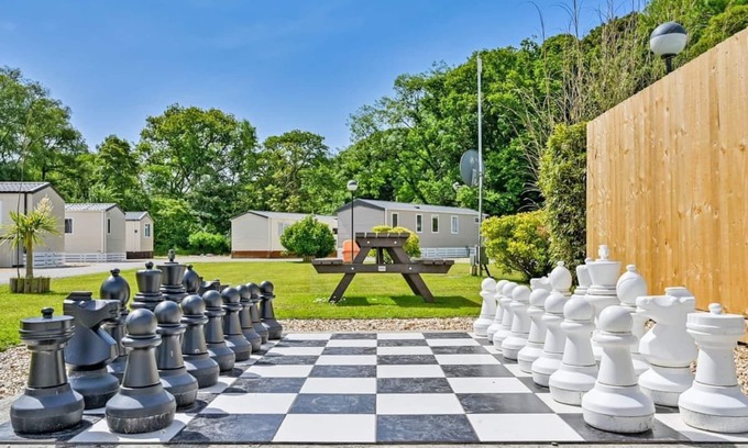 Saltash Ski Chalet | 2 bedroom accommodation in Notter Bridge, Saltash