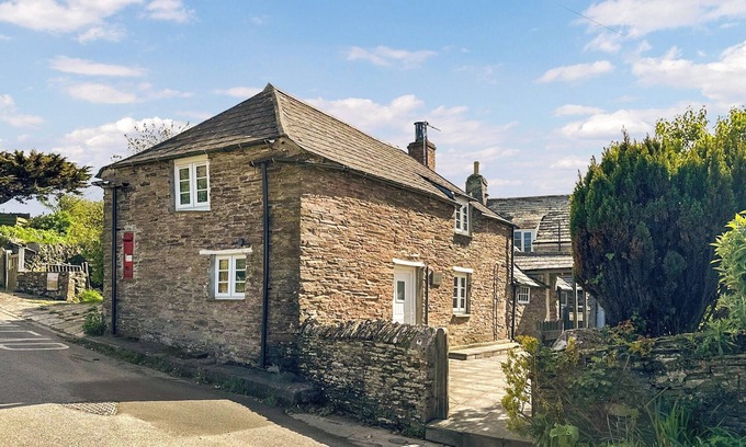 Tintagel Cottage | 2 bedroom accommodation in Trenale, Tintagel