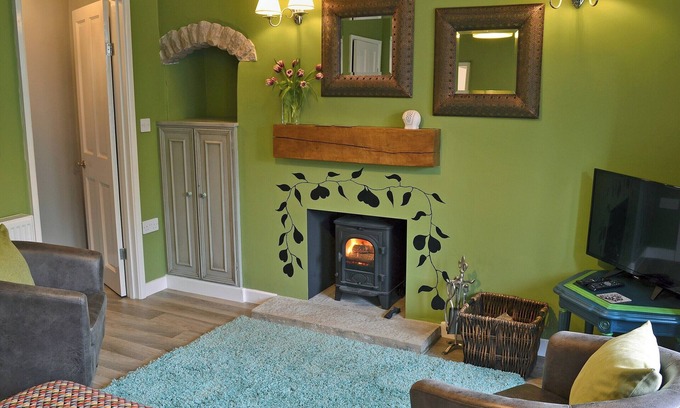 Tideswell Cottage | 2 bedroom accommodation in Tideswell, near Buxton