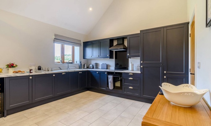 Newark Cottage | 2 bedroom accommodation in East Stoke, near Newark