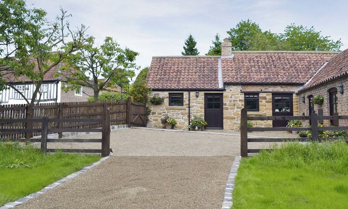 Thirsk Cottage | 2 bedroom accommodation in Sutton-under-Whitestonecliffe, near Thirsk