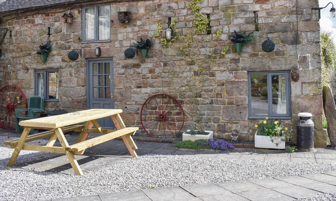 Cauldon Cottage | 2 bedroom accommodation in Leek