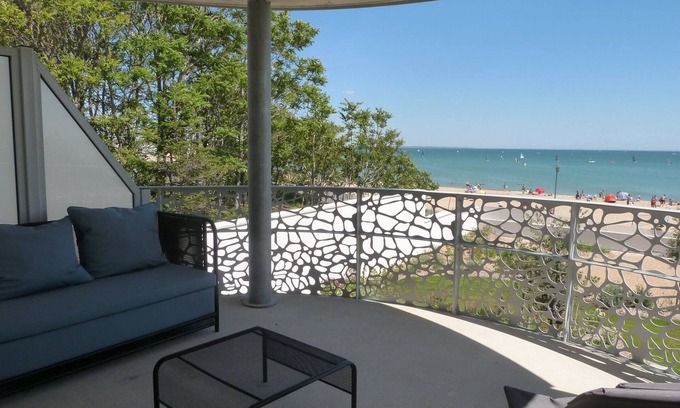 La Tranche-sur-Mer Apartment | 2-bedroom apartment, balcony, beach access, pool, parking, pets allowed - La Tranche-sur-Mer