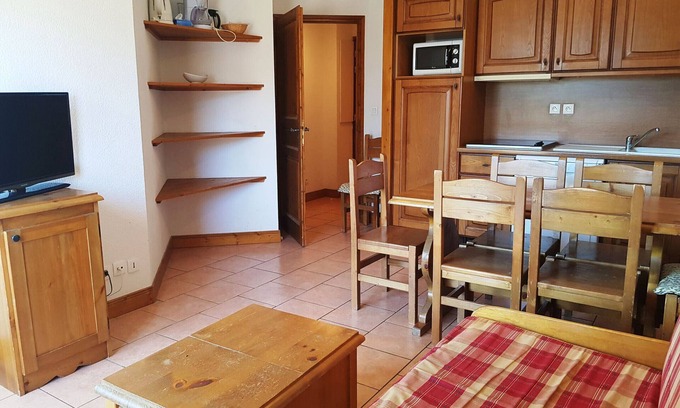 Orcieres-Merlette Apartment | 2-Bedroom Apartment for 6, Ski-In/Ski-Out, Parking, Pets Allowed, Orcières Merlette