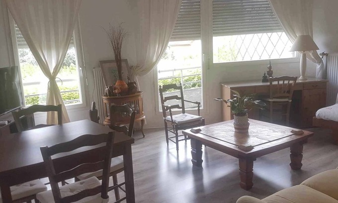 Champeval Apartment | 2 Bedroom Apartment in CrÃ©teil
