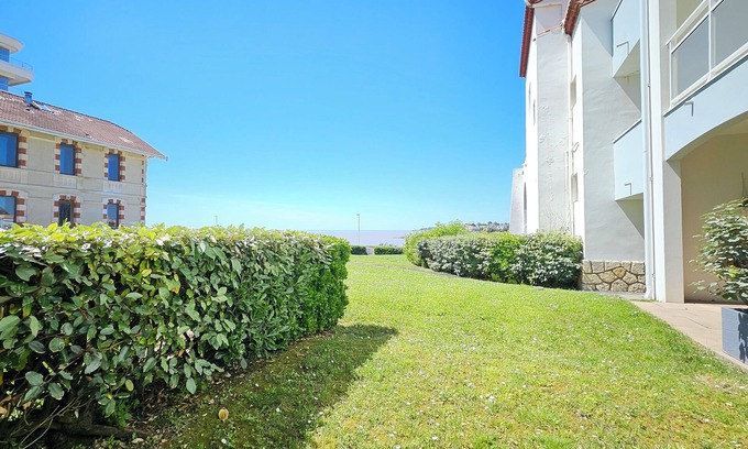 Pontaillac Apartment | 2 Bedroom Apartment in Royan