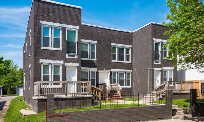 Downtown Columbus Apartment | 2-bedroom apartment in wakable German Village