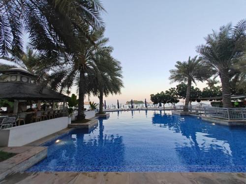Palm Jumeirah Apartment | 2 Bedroom beach front apartment