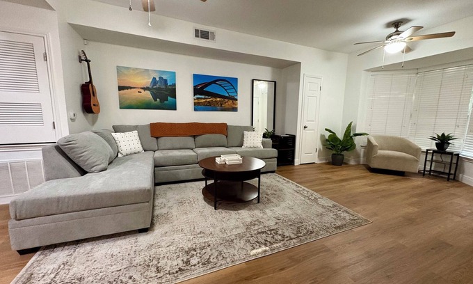 West Campus Condo | 2-bedroom beautiful West Campus Austin condo