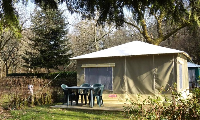 Locmaria-Berrien House | 2-bedroom canvas bungalow/without sanitary facilities sleeps 4