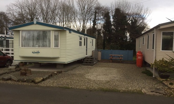 Par House | 2 Bedroom Caravan in the heart of Cornwall