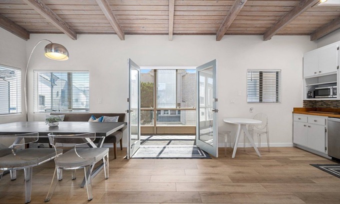 Santa Ana Heights House | 2 bedroom close to the beach on 65th St