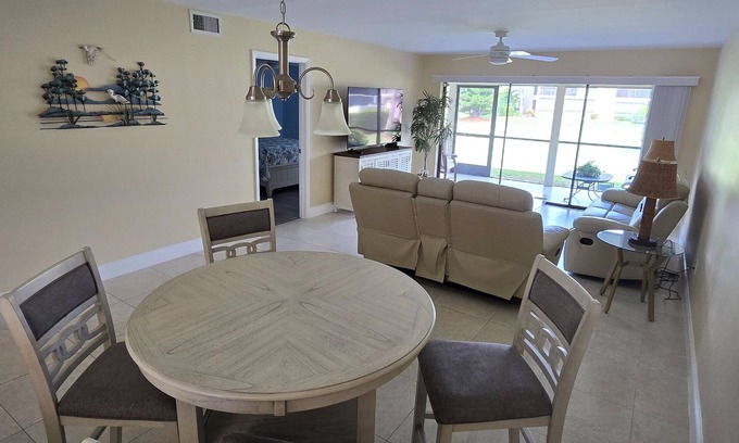 Lely Golf Estates Condo | 2-bedroom condo in Naples. Close to Marco Island, Naples Pier and the Everglades