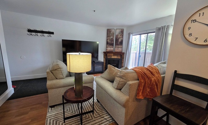 Kimball Junction Condo | 2-bedroom condo in Park City near mountain resorts for skiing, biking, hiking.