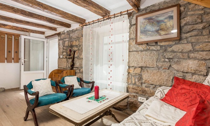 Jurdani House | 2 bedroom cozy home in Jurdani