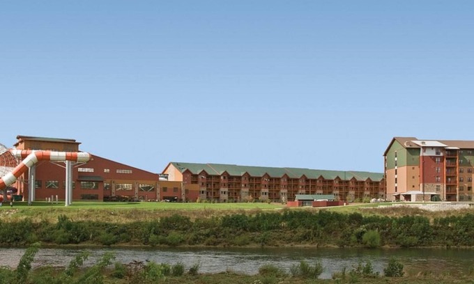 Sevierville Resort | 2 Bedroom Deluxe Suite in Great Smokies Lodge!