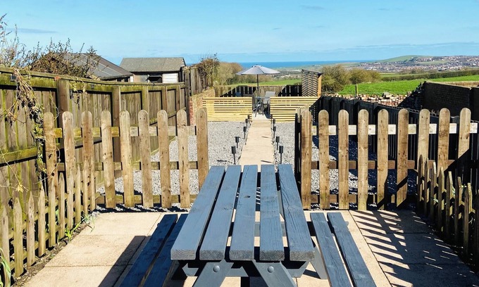 Saltburn-by-the-Sea Cottage | 2 bedroom accommodation in Lingdale, near Saltburn-by-the-Sea