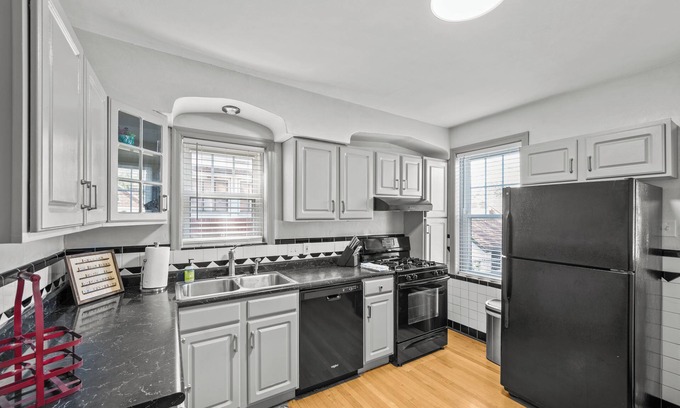 Northampton House | 2 Bedroom Home With Fenced Backyard