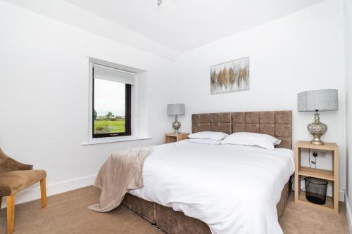 Annan House | 2 Bedroom House - Free Parking