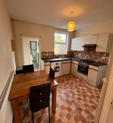 Nottingham Apartment | 2 bedroom house in NG7