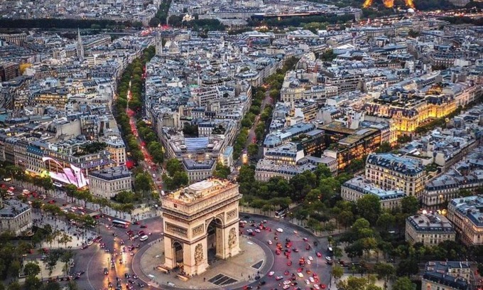 Chaillot Apartment | 2 Bedroom In the Heart Of Tour Eiffel With Aircon