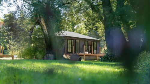 Harwood House | 2-bedroom Lake Front Cottage in Harwood ON #2