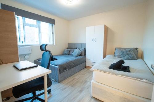 North Woolwich Apartment | 2 Bedroom Limited-time offer for long stays near City Airport