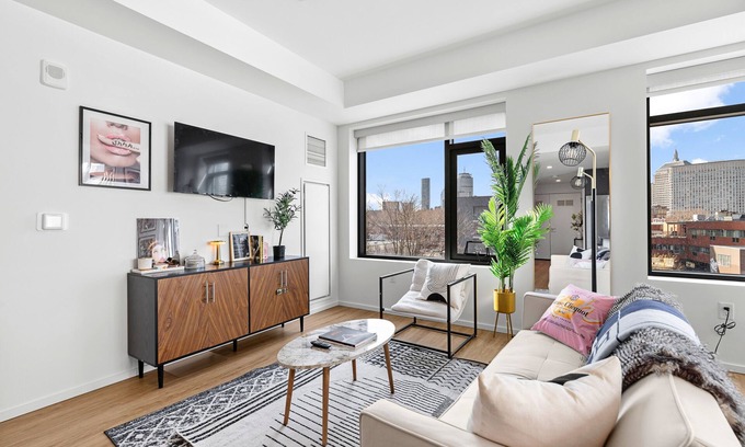 Inner Belt Apartment | 2 bedroom lux apt Boston