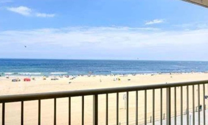 Northeast Virginia Beach Resort | 2-bedroom Oceanfront Condo at Beach Quarters Resort with 2 Oceanfront Balconies